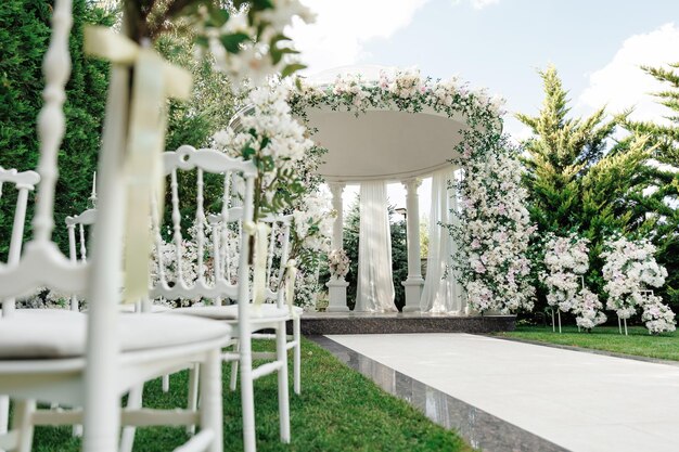 Decoração de casamento na floresta