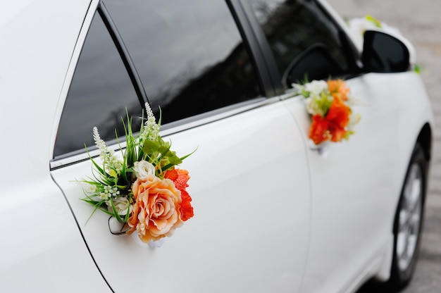 Decoração de casamento no carro de casamento