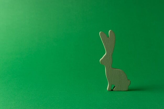 Decoração de coelhinho da Páscoa em verde.