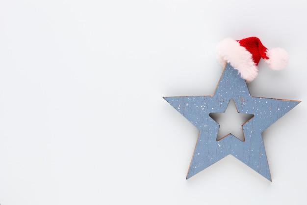 Decoração de estrelas de Natal. Estrela de Natal em fundo azul.