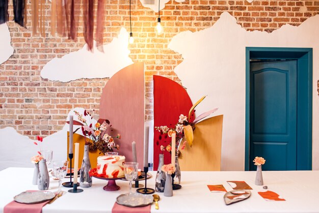 Decoração de mesa de banquete e interior do restaurante