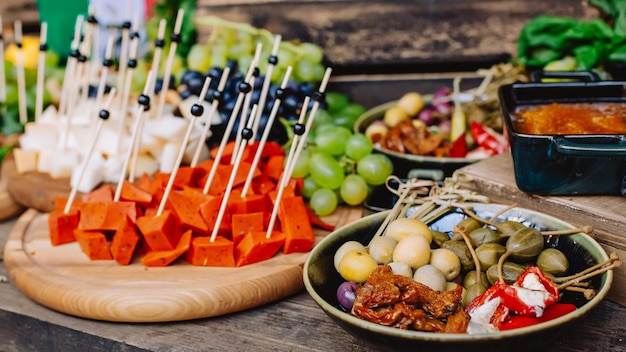 Decoração de mesa de queijo italiano para casamento ou aniversário bandeira da itália queijo azeitonas limões uvas e presunto