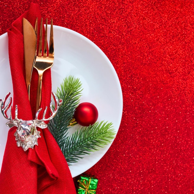 Decoração de mesa vermelha para festas de Natal e ano novo