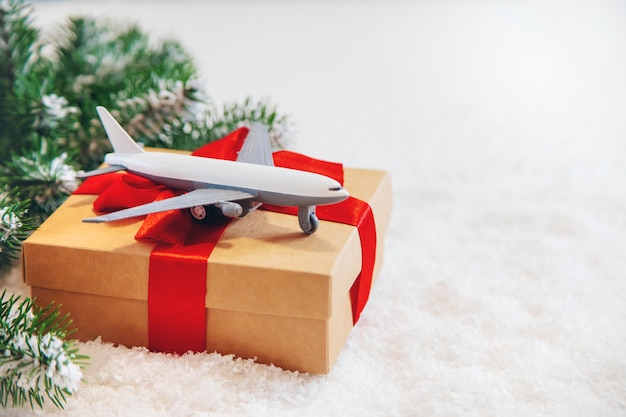 Decoração de Natal com avião, conceito de viagens para as férias