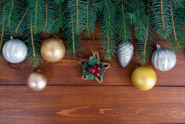 Decoração de Natal sobre fundo de madeira