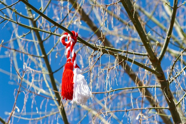 Decoração tradicional Martisor para o dia da baba marta