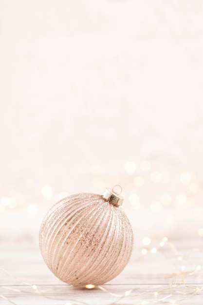 Decoración acogedora de Navidad y año nuevo, fondo bokeh.