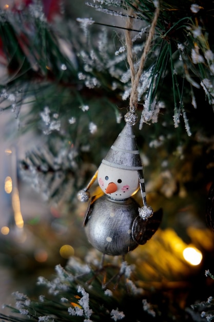 Decoración del árbol de Navidad en East Grinstead West Sussex