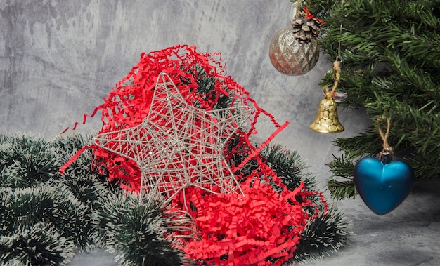 Decoración del árbol de Navidad estrella metálica del árbol de navidad hecha de alambre metálico plateado