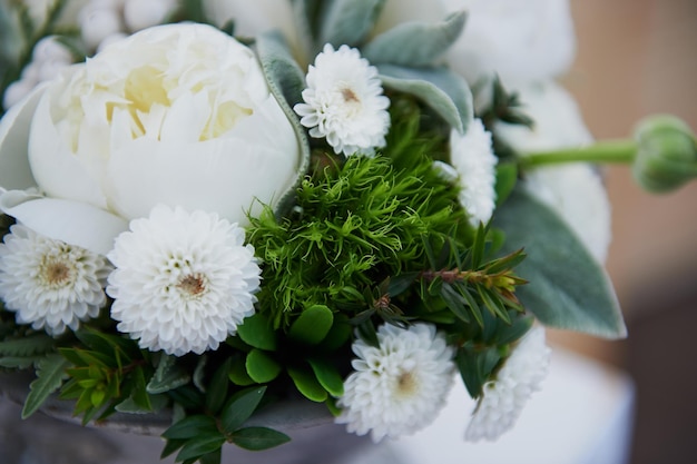 Decoración de boda Arreglo floral con bayas blancas Floral