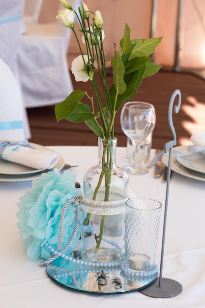 Decoración de boda en azul blanco con temática náutica