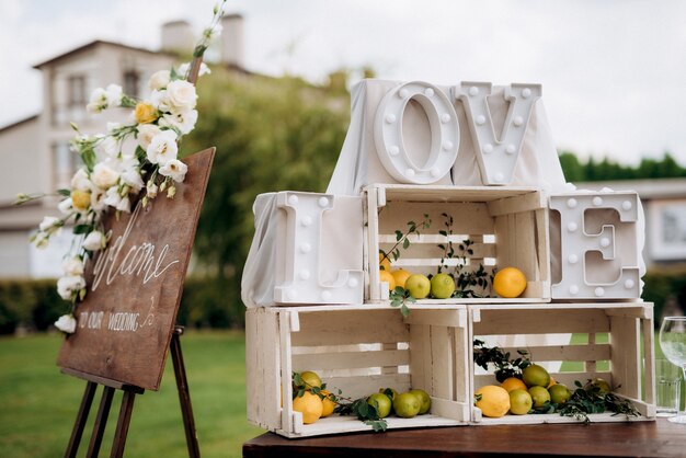 Decoración de boda con elementos naturales.