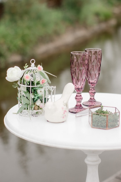 Decoración de la boda en la mesa