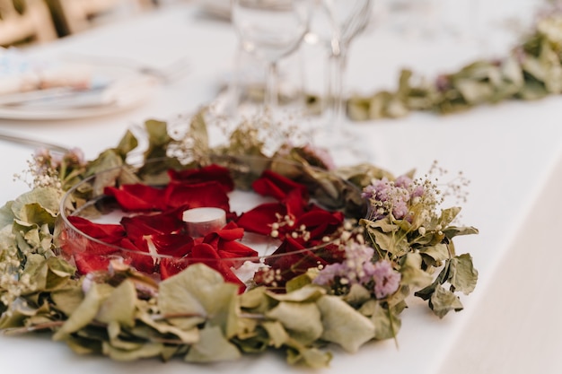 Foto decoración de una boda de noche de verano.