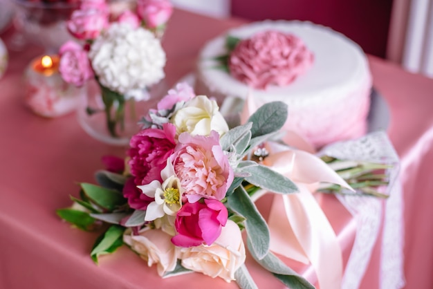 Decoración de boda en rosa con peonías