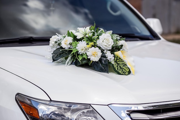 Decoración del coche de boda