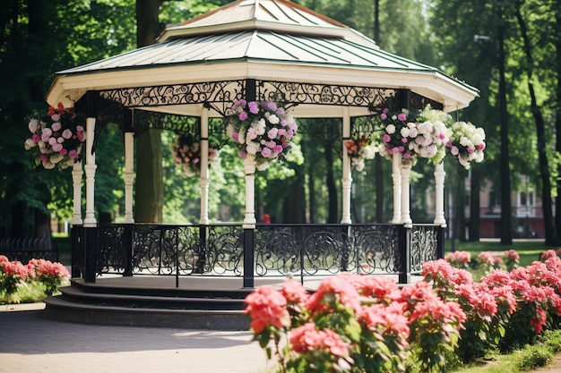 Decoración de flores de boda en un parque