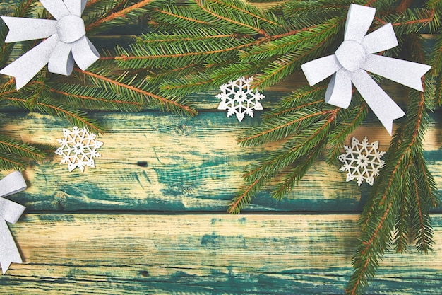 Decoración navideña con árbol de navidad. Tarjeta de felicitación