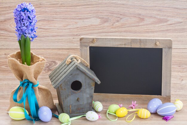 Decoración de Pascua con huevos