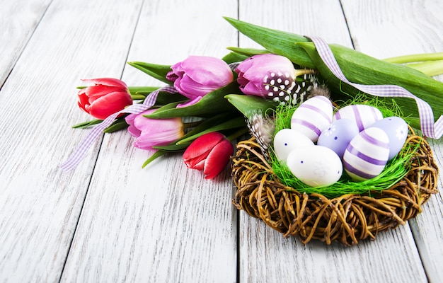 Decoración de Pascua con huevos