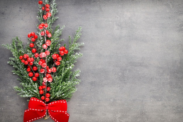 Decoración y rama de árbol de Navidad