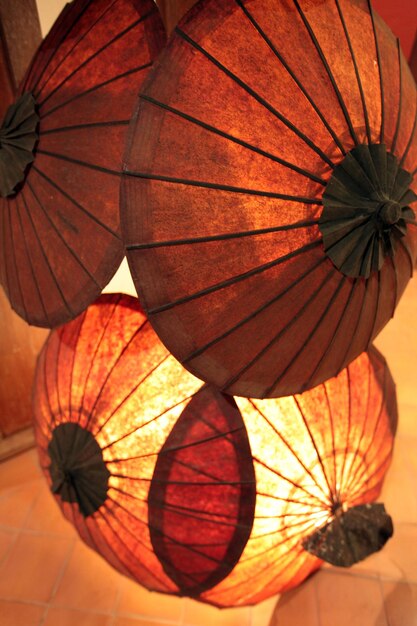 Decoración de sombrillas iluminadas en el hogar