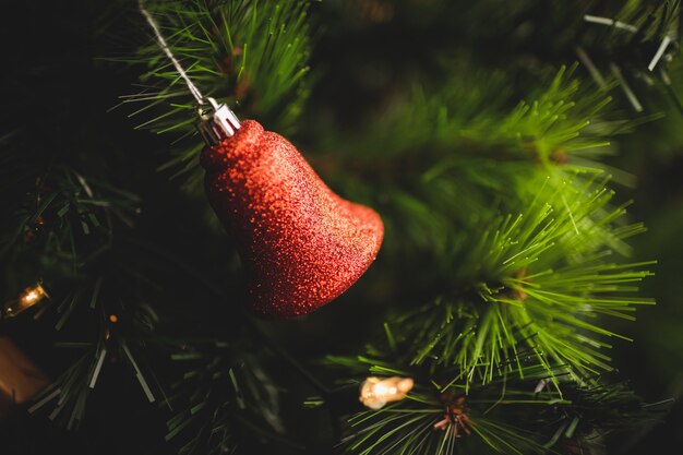 Decoraciones en árbol de navidad