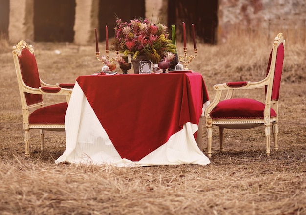 Decorações com mesa e cadeiras