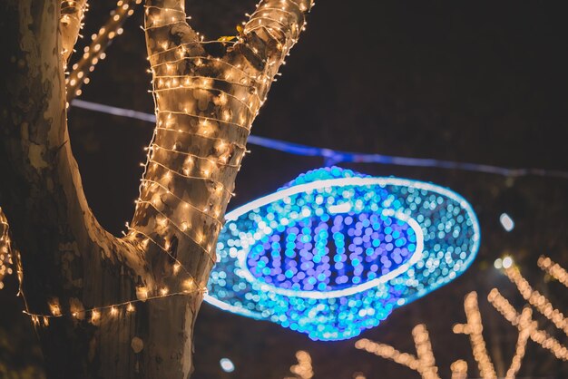 Decorações de Natal iluminadas na rua