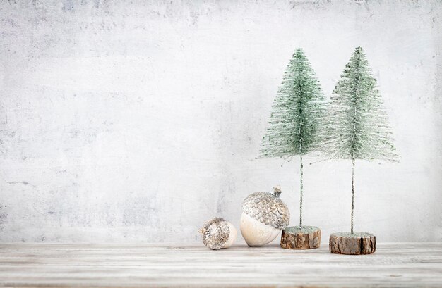 Decorado con fondo de adornos para árboles de Navidad. Concepto de celebración para la víspera de año nuevo.