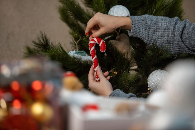 Decorar el árbol de navidad por dentro