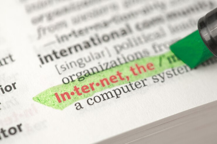 Foto definición de internet resaltada en verde