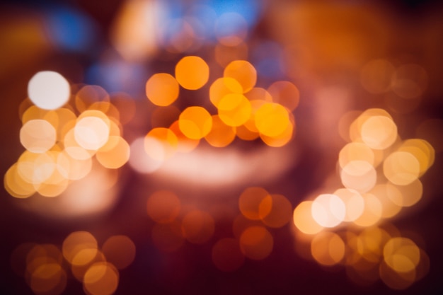 Defokussierte Bokeh Lichter, festliche Lichter und Weihnachtsstimmung