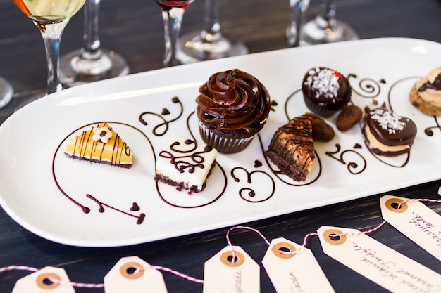 Degustación de vino y bollería de chocolate pattie.