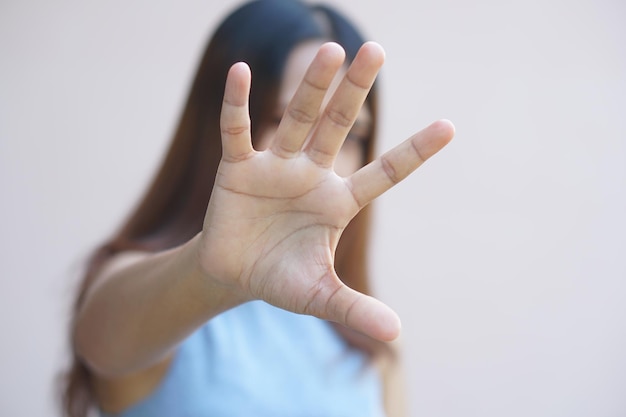 Dejar de abusar de la violencia Violencia infantil y concepto de abuso