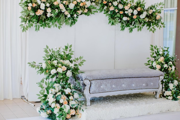 Dekoration von Blumen bei der malaysischen Hochzeit