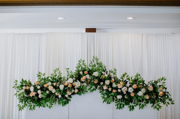 Dekoration von Blumen bei der malaysischen Hochzeit