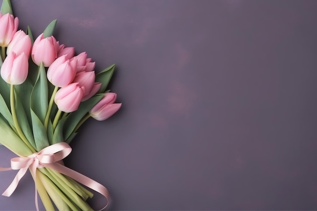 Dekorativ aus Tulpenblumenstrauß oder verpackter Geschenkbox für Muttertag oder Valentinstag mit Exemplar