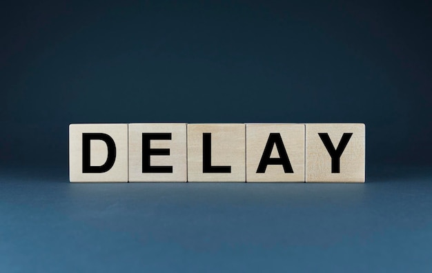 Delay Os cubos formam a palavra Delay