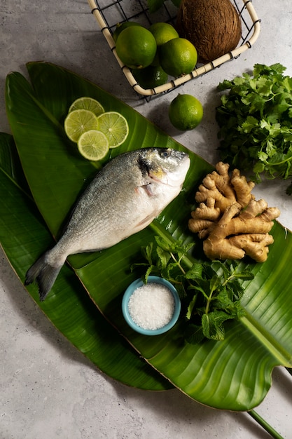 Foto deliciosa comida tailandesa bodegón