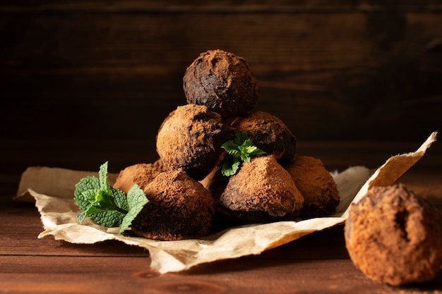 Foto deliciosa comida de trufa en la mesa