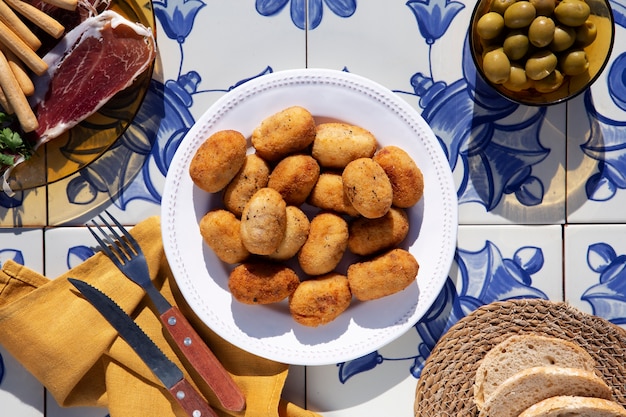 Deliciosa composição de croquete frito