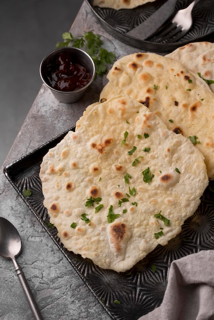 Foto deliciosa composição de roti tradicional