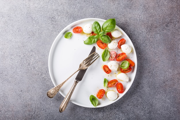 Deliciosa ensalada caprese