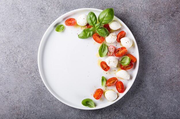 Deliciosa ensalada caprese