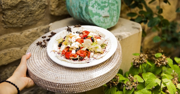 Deliciosa ensalada de verduras con especias.