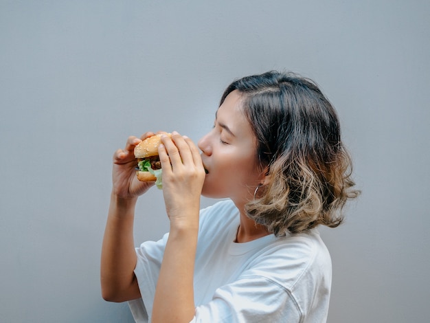 Deliciosa hamburguesa casera fresca