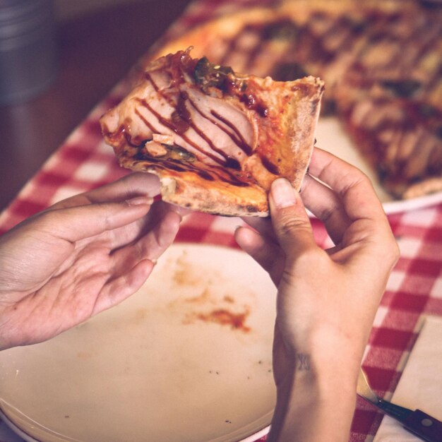 Deliciosa pizza de mistura comida italiana