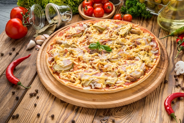 Deliciosa pizza italiana en un restaurante