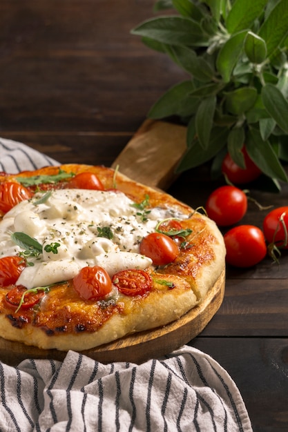 Foto deliciosa pizza con queso fresco